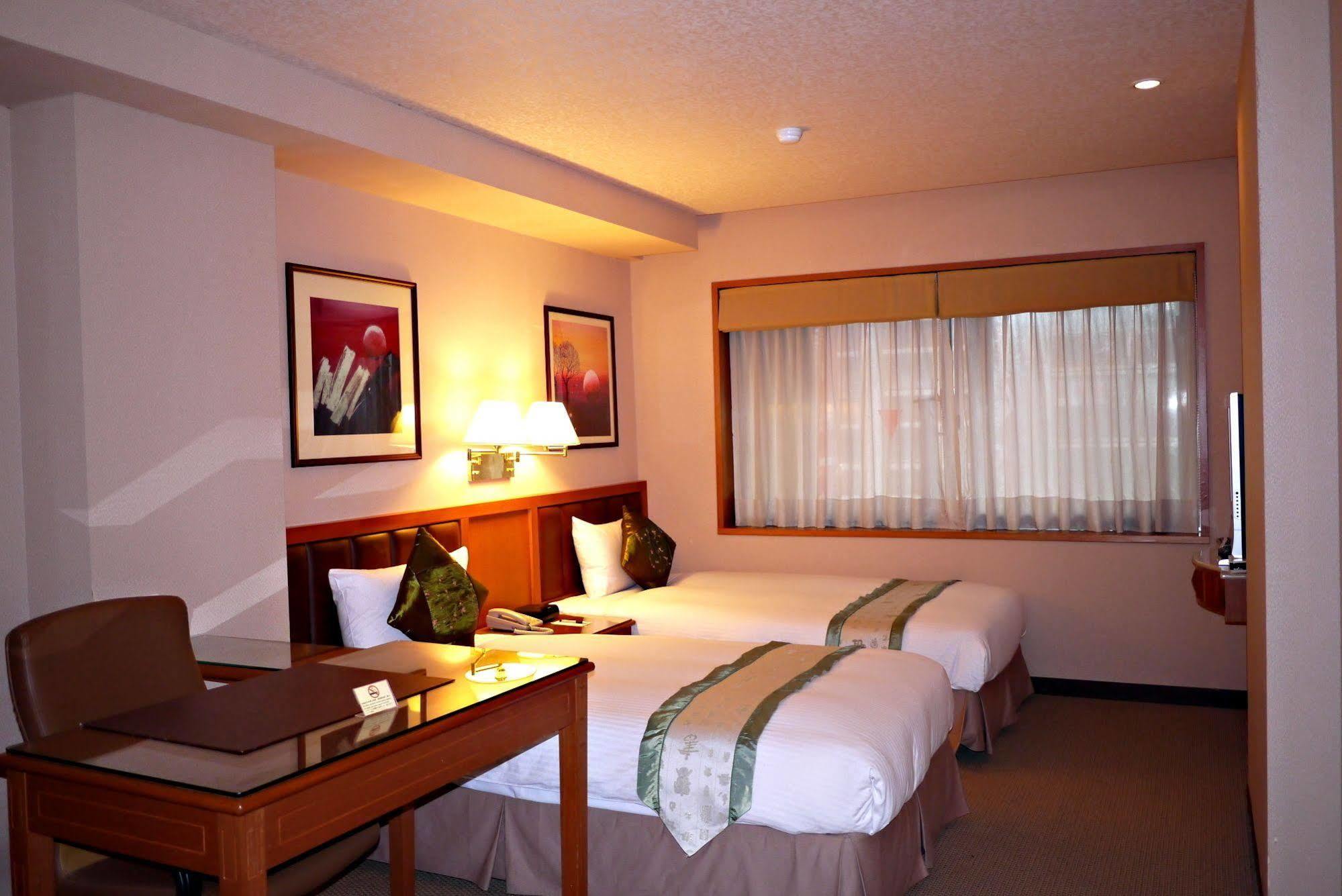 First Hotel Тайпей Екстериор снимка