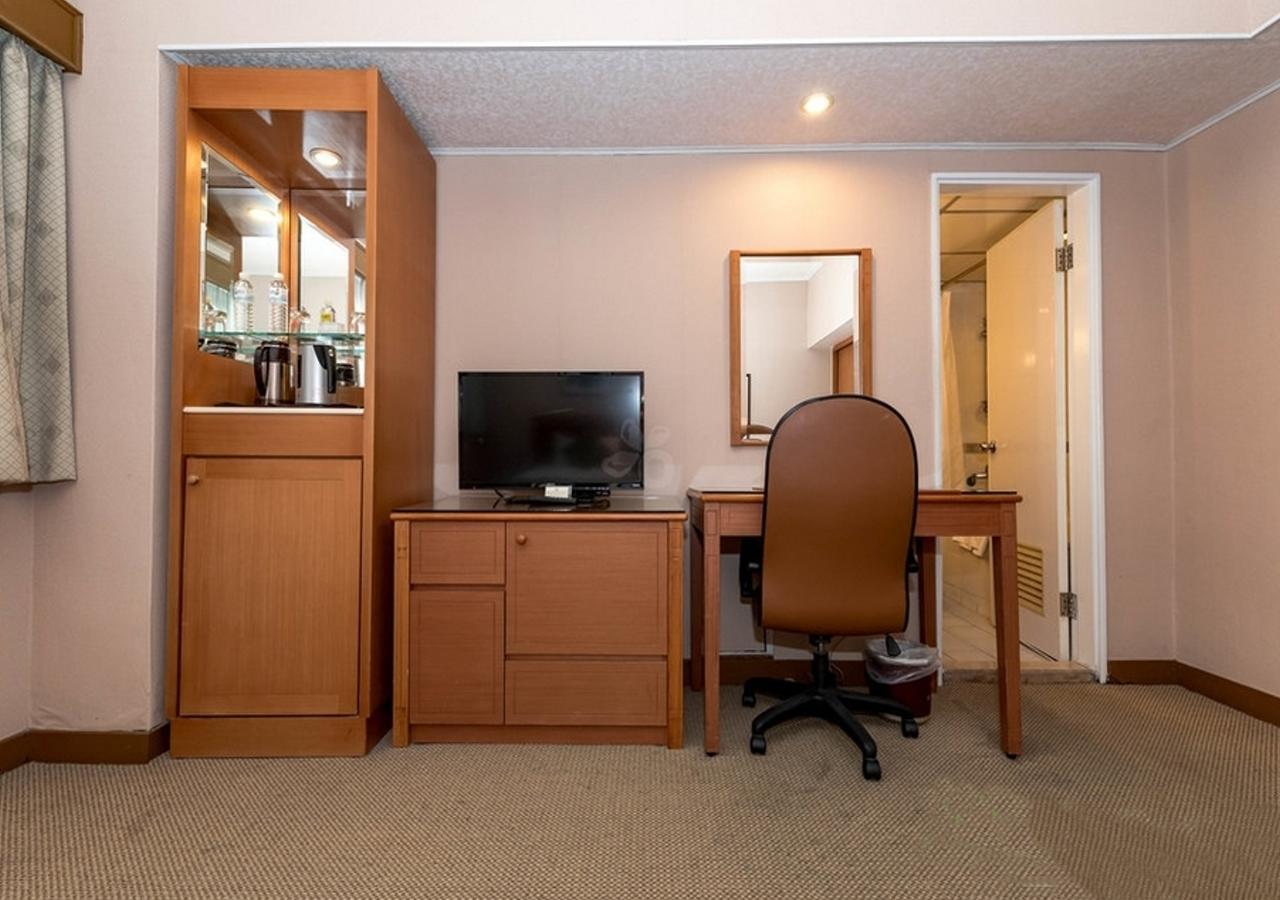 First Hotel Тайпей Екстериор снимка